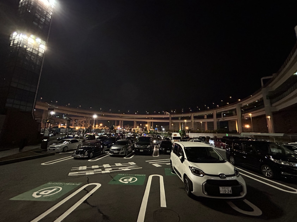 Daikoku Area Parking parking lot for people with disabilities