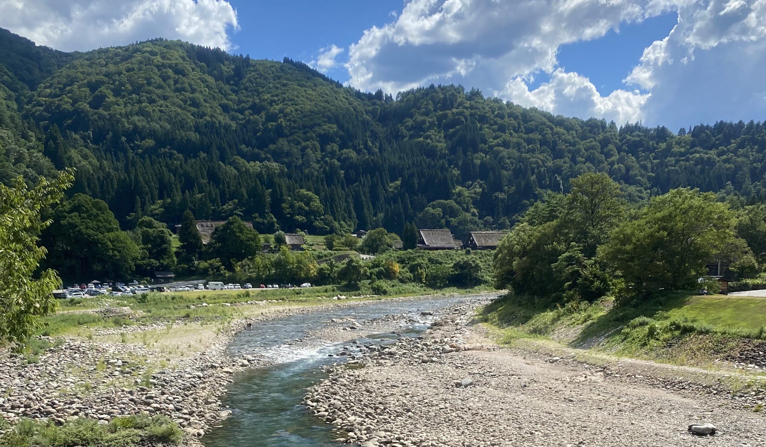 Shirakawa-go traditional gassho-zukuri houses and scenic mountain view in Gifu Prefecture